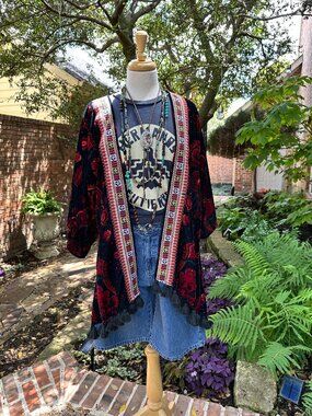 Avani Del Amour Velvet Burnout Embroidered Kimono Sz M